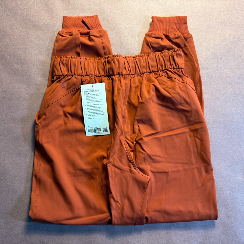 Lululemon Stretch High-Rise Jogger *Full Length
Cayenne size 6 NWT - Picture 6 of 10